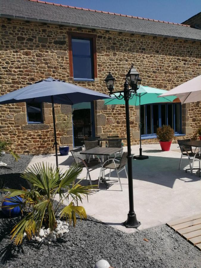 Le Douetaux Chambres D'Hotes La Baussaine Eksteriør billede