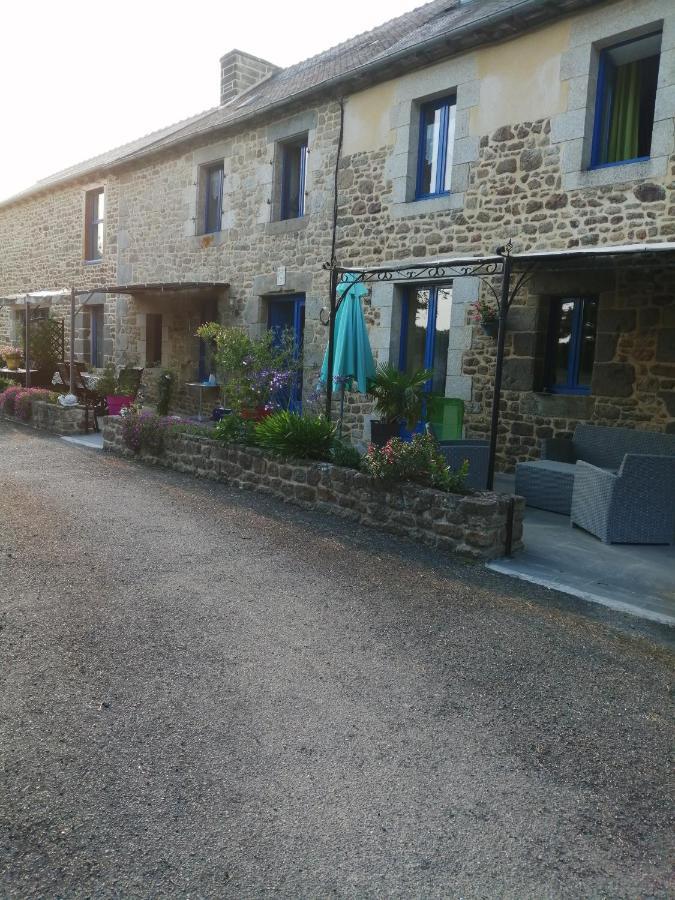 Le Douetaux Chambres D'Hotes La Baussaine Eksteriør billede